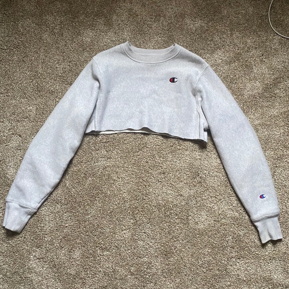 Cropped Champion Crewneck Sweatshirt